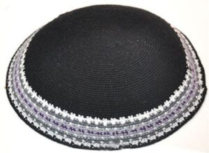 Knitted D.M.C Kippsh 17 cm - Black with White, Gray & Purple Around