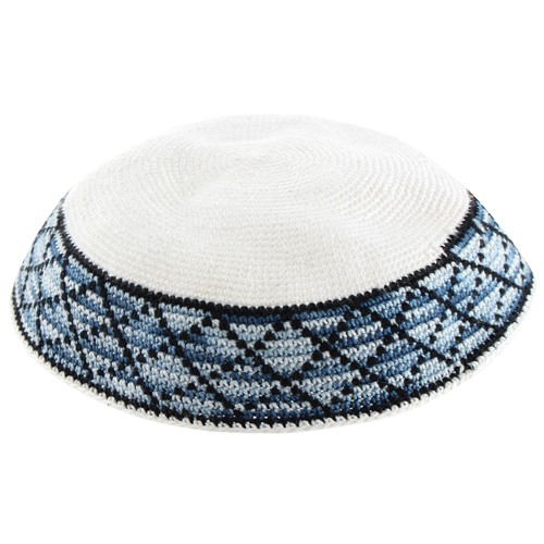 C KNITTED DMC KIPPAH 20 CM- WHITE WITH COLORS AROUND
