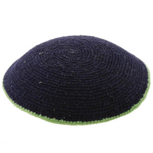 C KNITTED FLAT DMC KIPPAH 13 CM- BLUE WITH GREEN AROUND