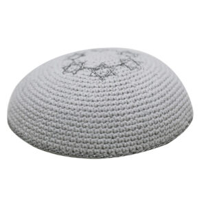 Knitted Kippah 16.5cm- White 6 Silvered Stars of David