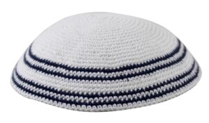 C KNITTED KIPPAH 20 CM- WHITE WITH D. BLUE STRIPES