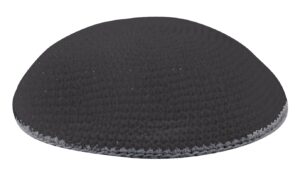 C KNITTED KIPPAH 16 CM- BLACK WITH GRAY STRIPE