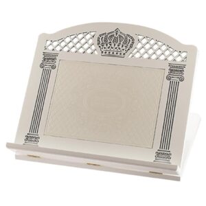 שטנדר מפואר מעץ לבן "שער וילנה" עם פלקטה דמוי עור 33X38 ס"מ