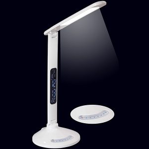 מנורת מנהלים שולחנית לד חזקה מופעלת במגע עם שקע לטעינת לניידים