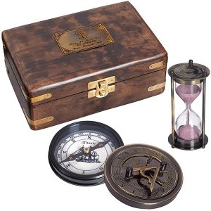 סט ימאים כולל מצפן, שעון חול, שעון שמש בקופסא מהודרת